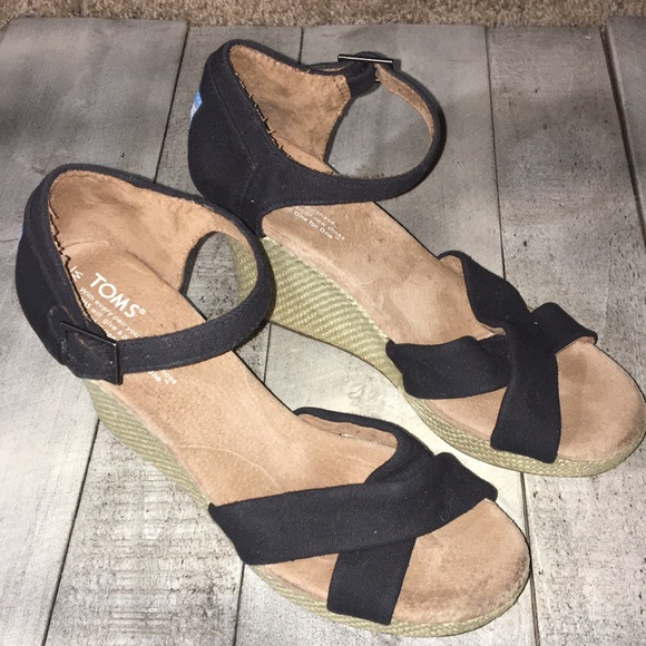 TOM’s Strappy Wedges - Picture 1 of 10